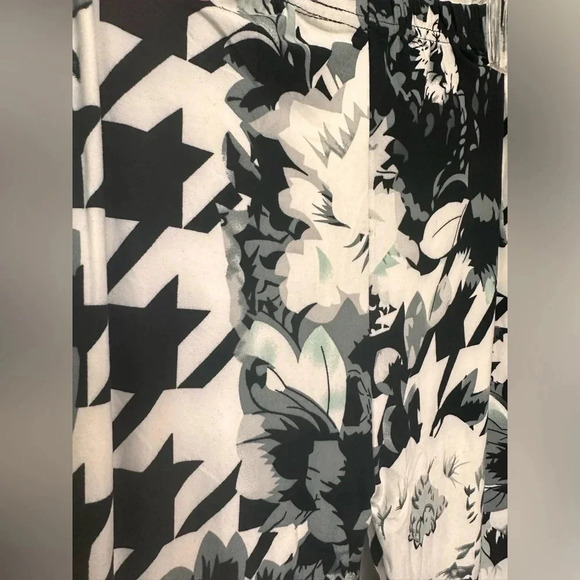 Black and white floral and houndstooth leggings NWT - Picture 3 of 5